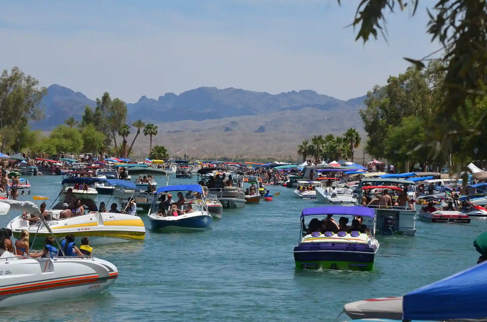party boat crowd on lake havasu